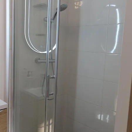 Central, Cozy And Warm アパート