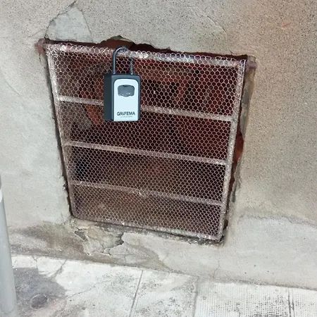 Central, Cozy And Warm アパート トゥールーズ